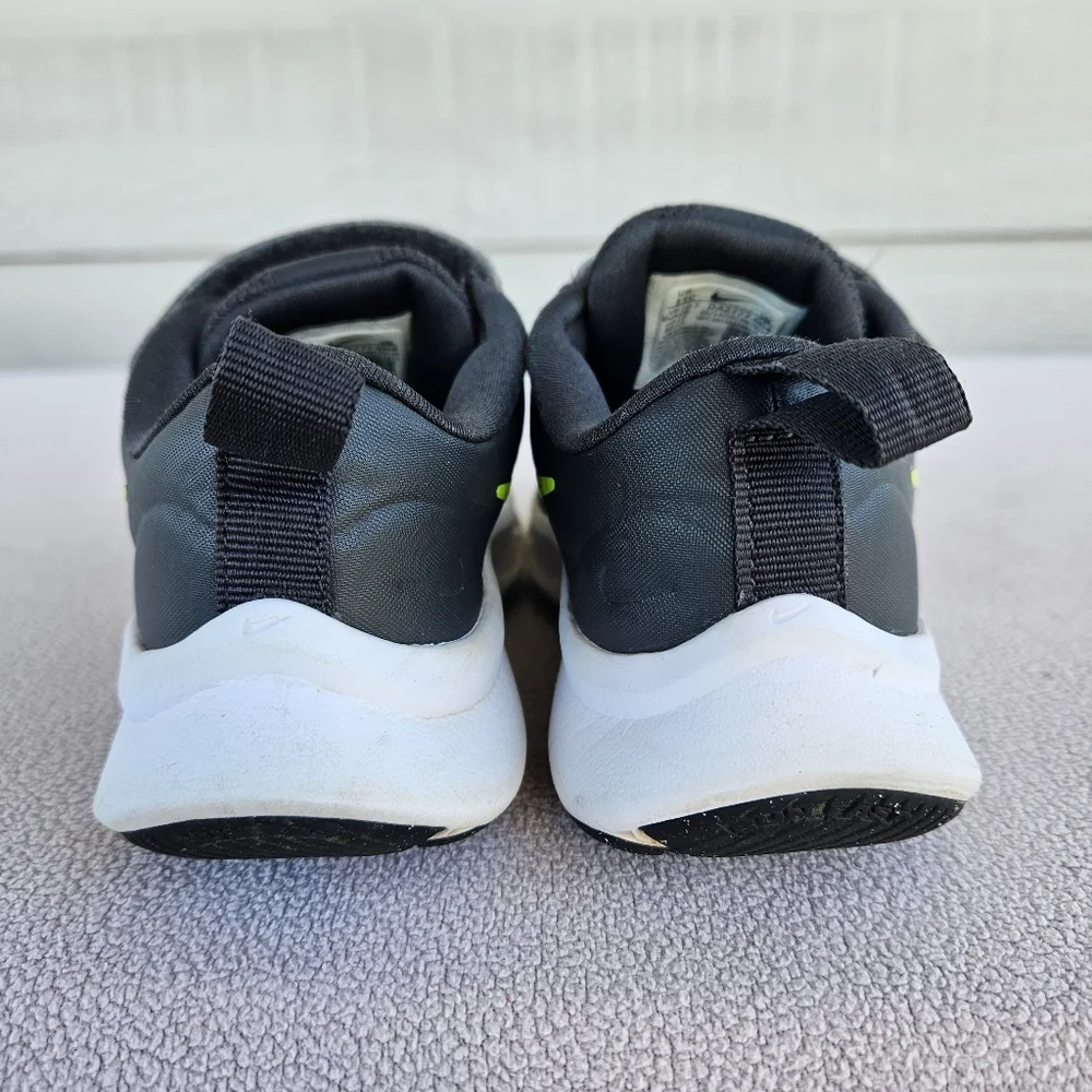 Nike Star Runner 3 Athletic Sneaker SZ 11C Sneaker Grey Hook & Loop DA2777-004